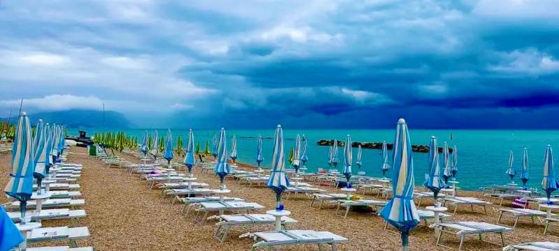 Villaggio I Giardini Del Conero Porto Recanati Zewnętrze zdjęcie